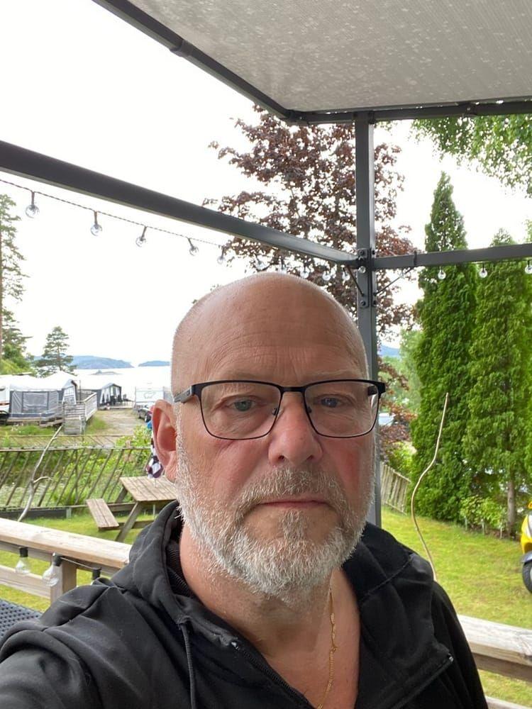 Krister Jildén, 62 år från Kungälv, har fått ett brev som innehåller en remiss till provtagning, efter att han tagit emot blod från en blodgivare som burit på viruset.