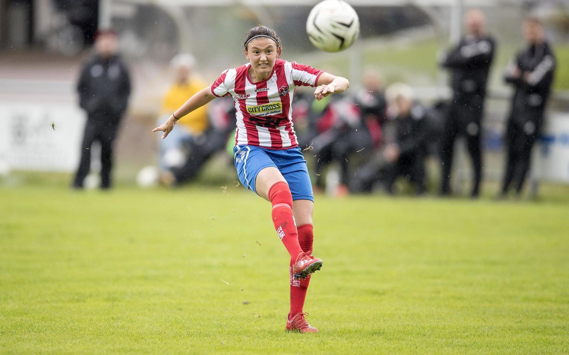 Defensive mittfältaren Frida Persson (fd Nilsson) är spelsugen.