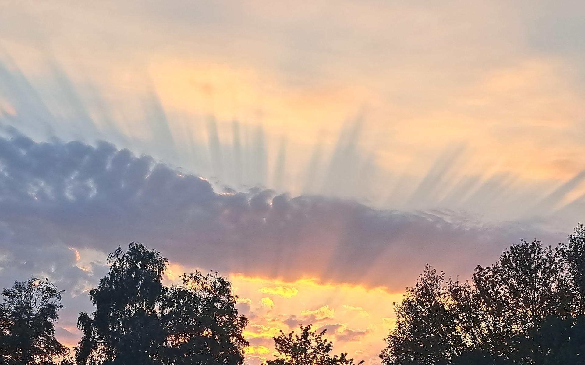 Underbar himmel på kvällen den 23 augusti i Ytterby.