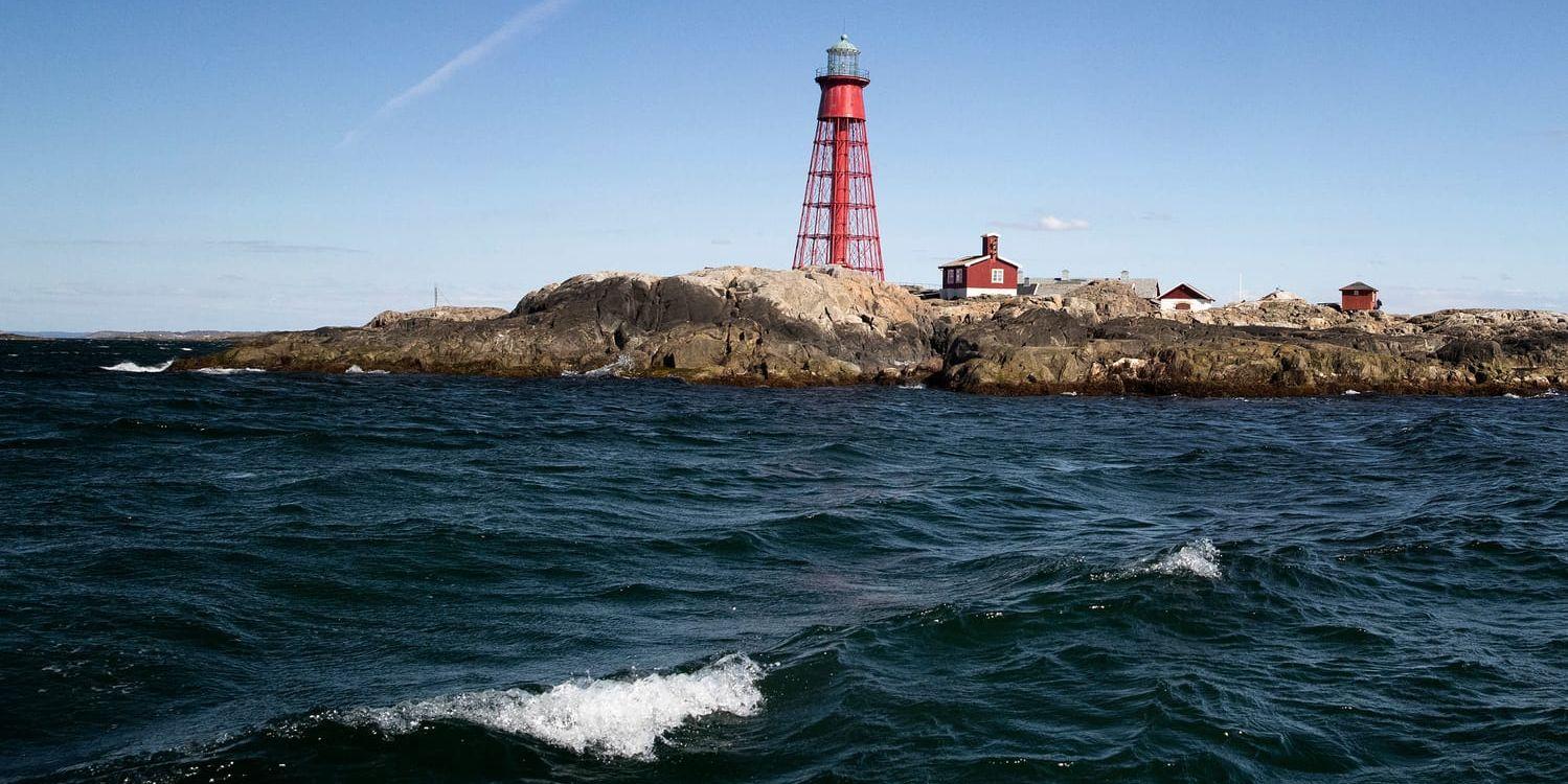 Det är risk för stormbyar i Kungälv och andra delar av Västsverige under lördagen. Bilden är en tidigare bild föreställande den gamla fyren på Hamneskär, utanför Marstrand.