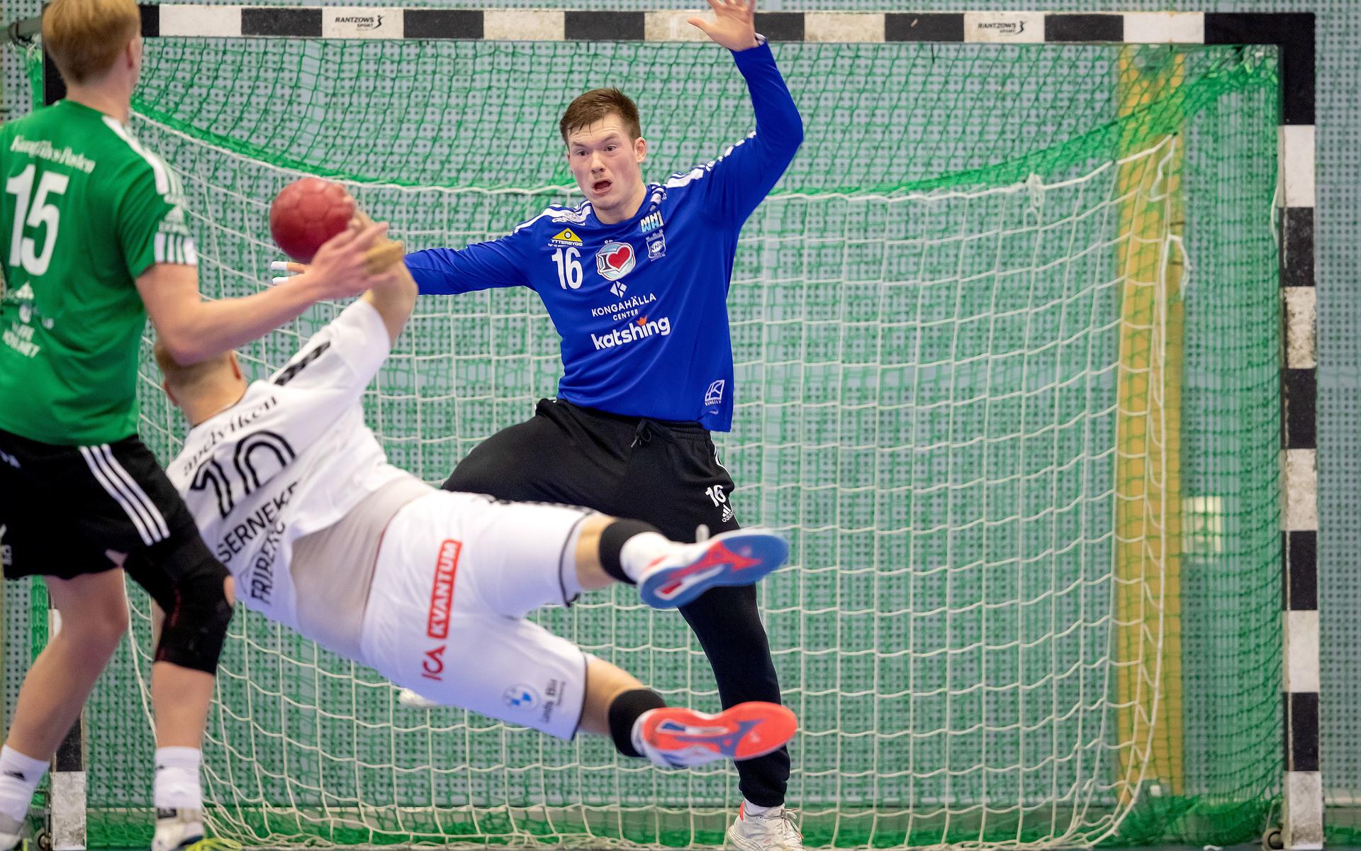 Johan Bergström har fått mer speltid i Kungälv. Nu blir det Torslanda för 20-åringen.